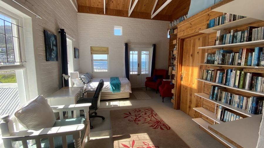 To Let 4 Bedroom Property for Rent in Glencairn Western Cape